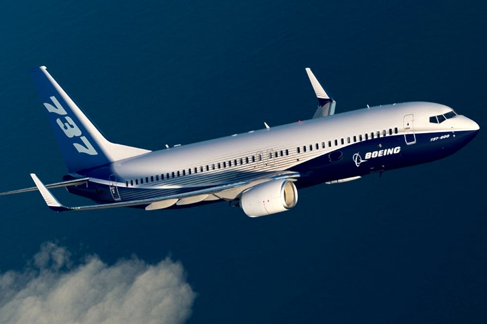 B737